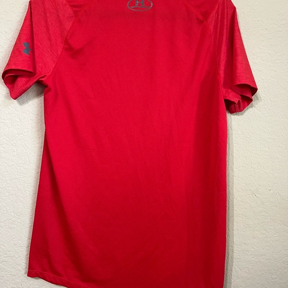 Red under Armour men’s small heatgear tee with mesh detail - Picture 5 of 5